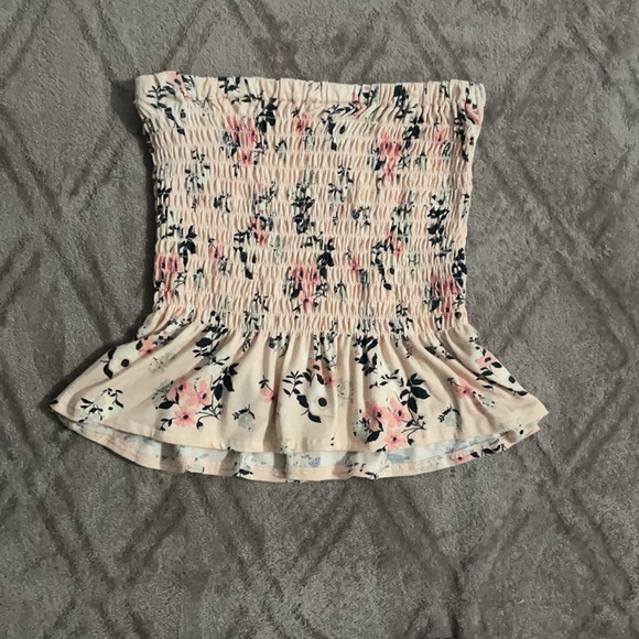 Rue 21 - Picture 2 of 2